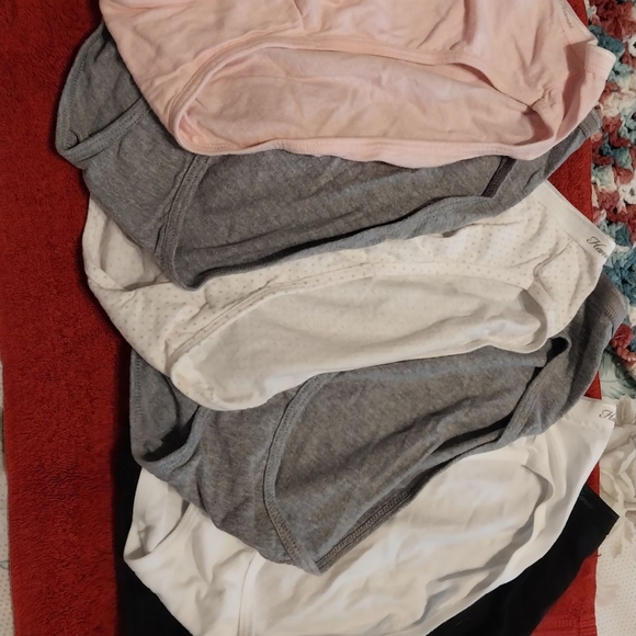 Hanes Other - 12 Hanes New Underwear- size 9 RUNS SMALL!